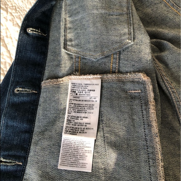 Levi’s Classic Jean Jacket - Picture 6 of 9